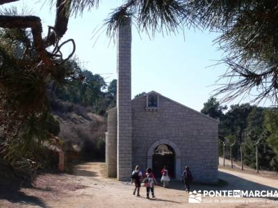 La sierra Oeste de Madrid. Puerto de la Cruz Verde, Robledo de Chavela, ermita de Navahonda. sendero